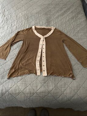 POL Tan Ribbed Top with Cream Collar Detail